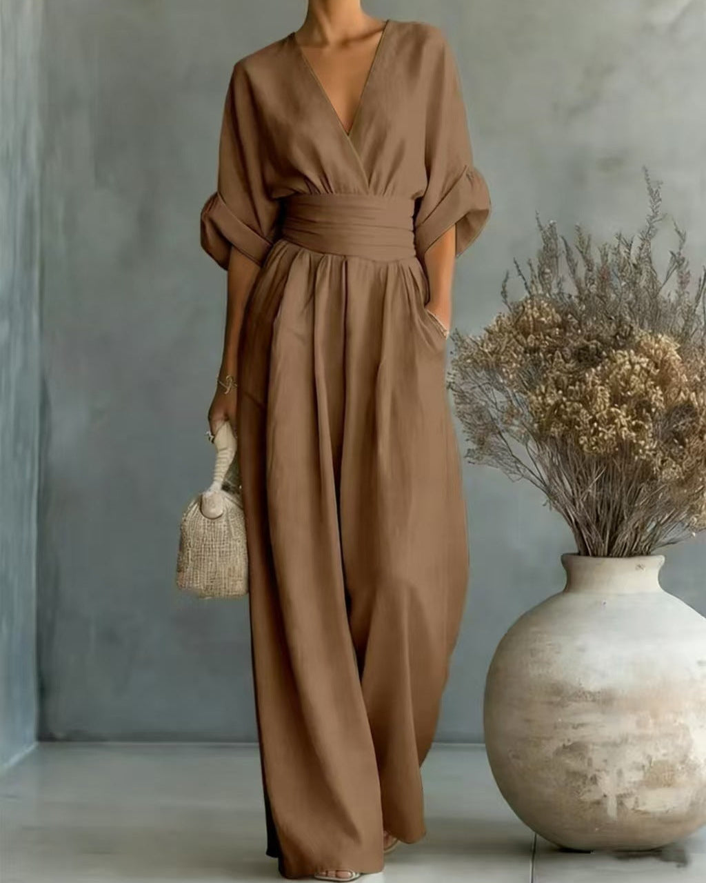 Tuta Donna con Scollo a V, Vita Alta e Vestibilità Slim – Tuta Elegante