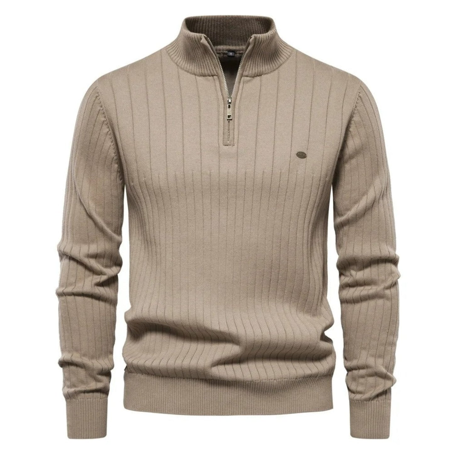 Maglione beige a coste con zip corta, collo alto, maniche lunghe. Elegante e casual, ideale per l'autunno e l'inverno. Moda uomo.