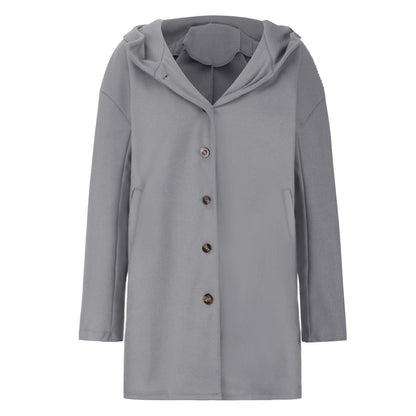 Cappotto grigio con cappuccio, bottoni frontali, design elegante e moderno. Ideale per moda autunnale e invernale. Abbigliamento casual chic.