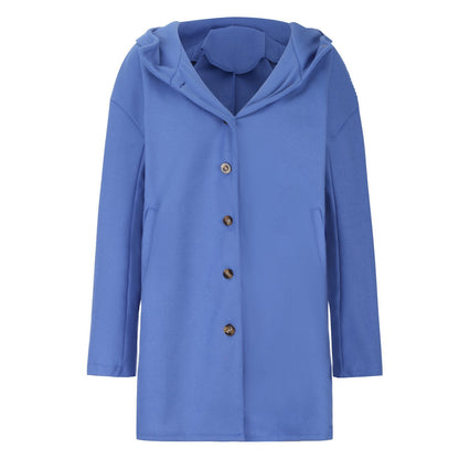 Cappotto blu donna con cappuccio, bottoni marroni, design elegante e moderno. Abbigliamento invernale, moda femminile, giacca calda.
