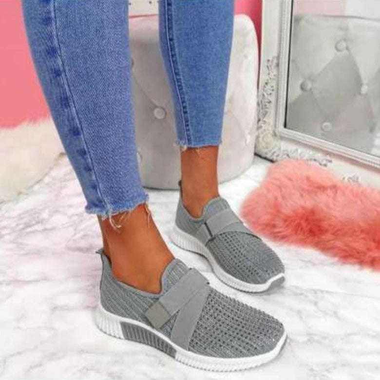 Low-Top Women's Gym Shoes with Round Toe, Knit Upper, and Rubber Sole – Sneaker Style