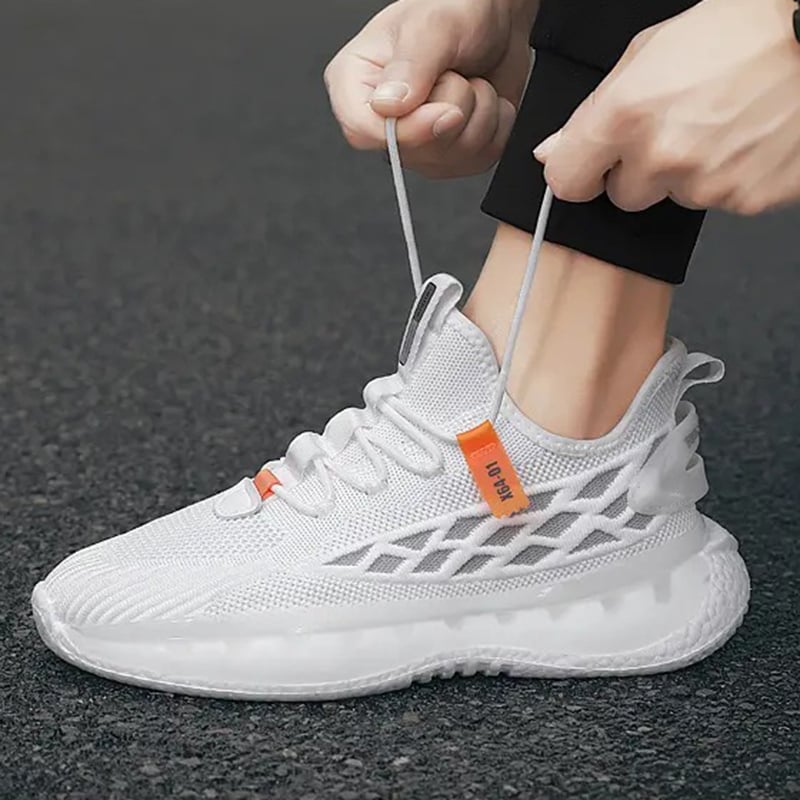 Men's Running Shoes with Laces, Thick Sole, and Round Toe