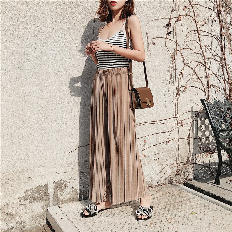 Women's Wide-Leg Pleated Cropped Pants