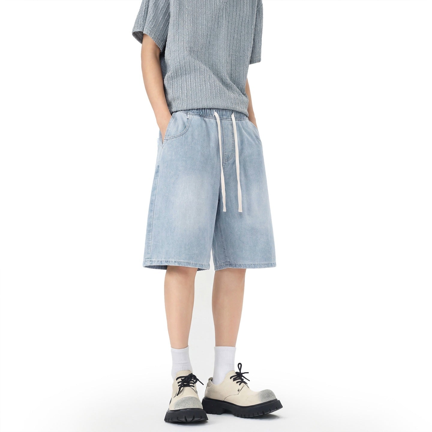 Herreshorts i denim med elastisk talje og lige ben