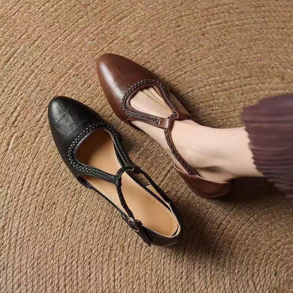 Women's Pointed Toe Shoes with Crisscross Straps, Buckle, and Low Heel – Elegant Shoes