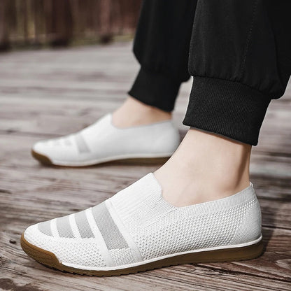 Men's Breathable Knit Loafers with Arch Support and Slip-On Design