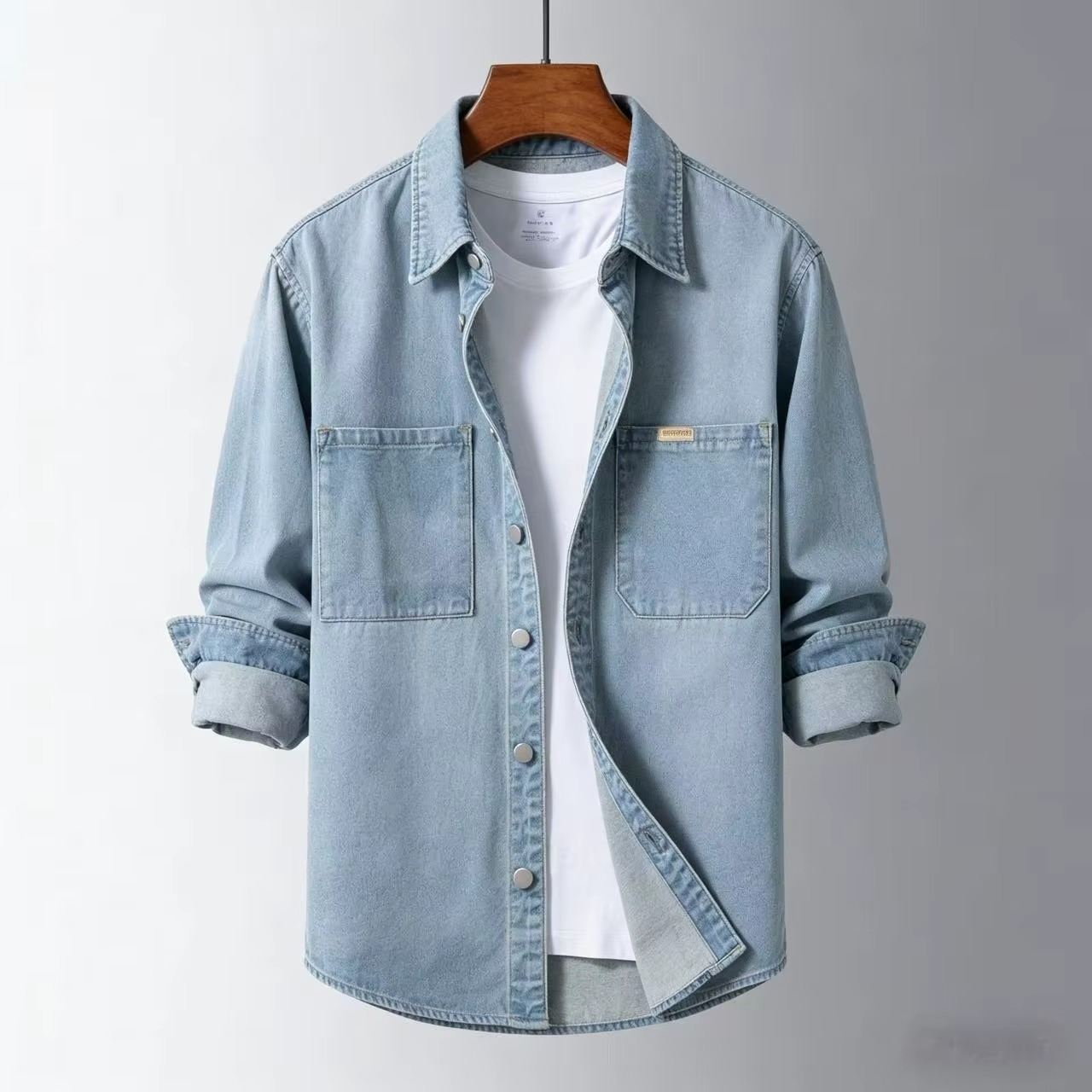 Camicia Uomo con Bottoni e Tasche sul Petto – Denim Style, Vestibilità Regular
