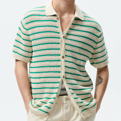 Cárdigan tipo polo de hombre a rayas, con mangas cortas y botones