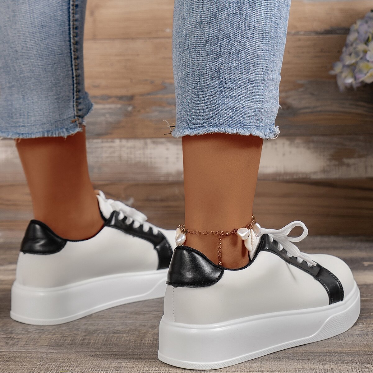 Sneakers Donna Sportive con Lacci e Tacco Medio – Punta Tonda