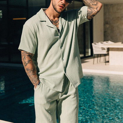 Herresæt i to dele med trykt T-shirt og shorts – Streetwear-stil