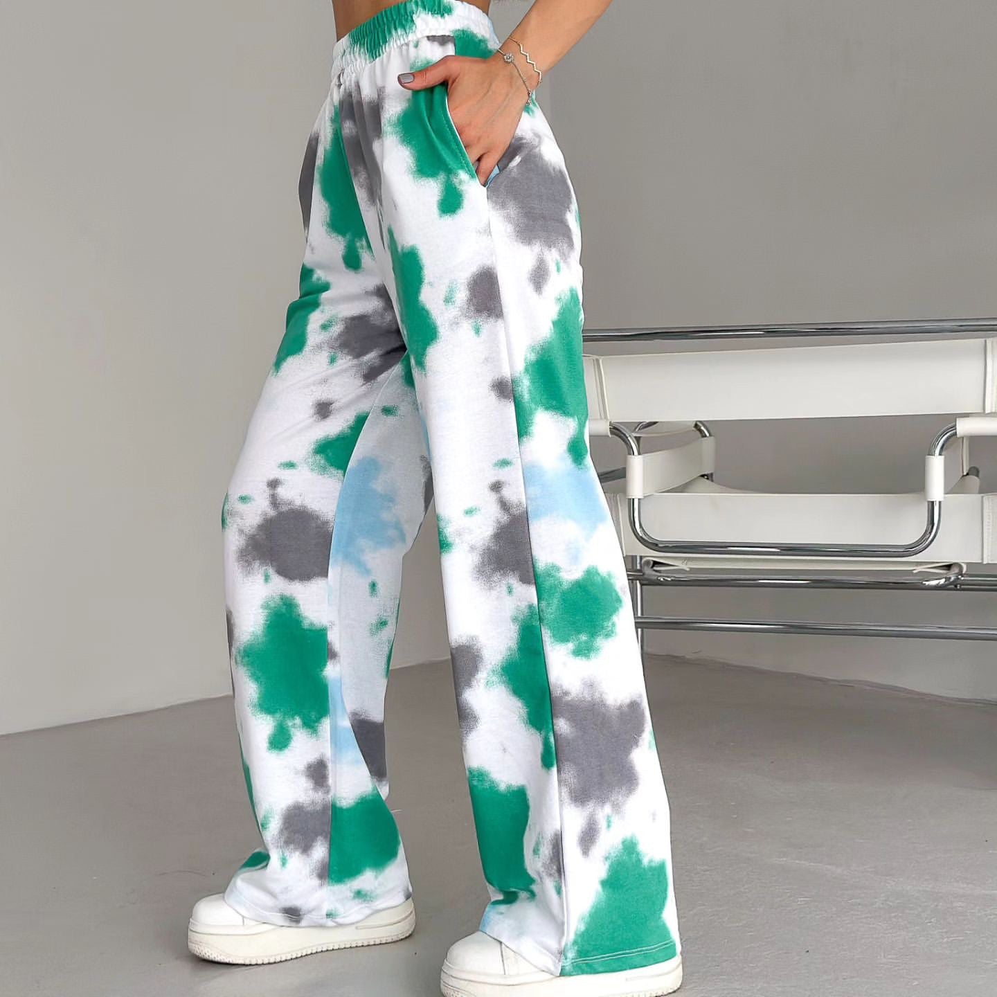 Women's Straight-Leg Wide-Fit Pants with Elastic Waistband