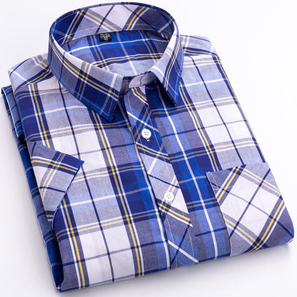 Men's Short Sleeve Shirt with Plaid Pattern and Button Closure