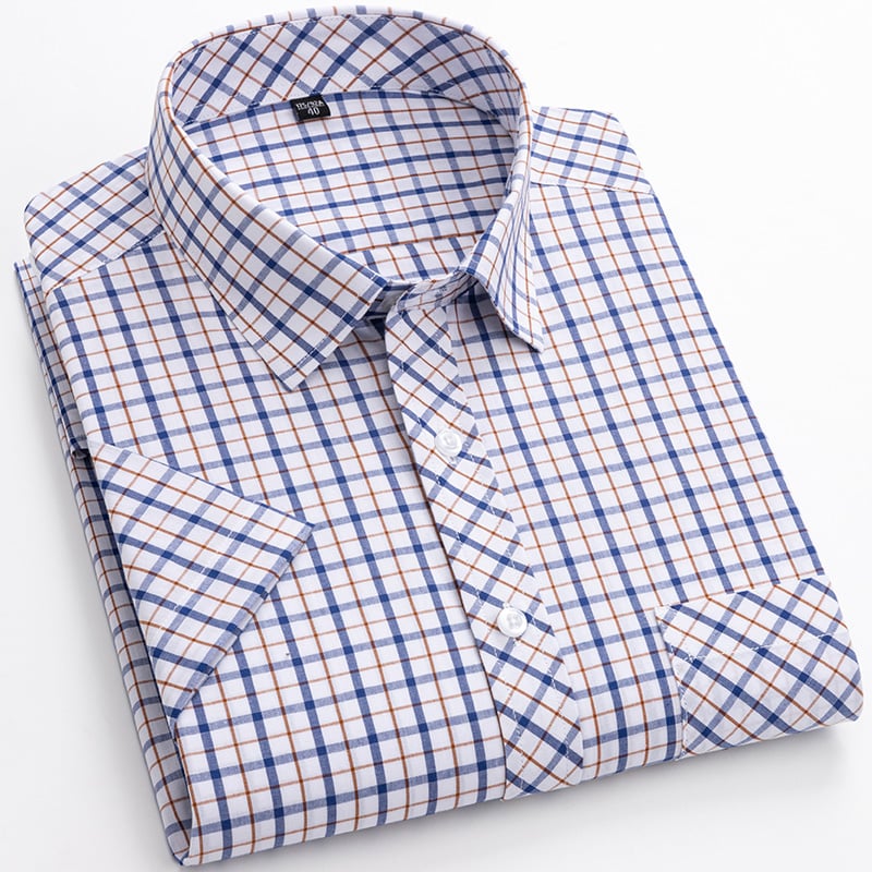 Men's Short Sleeve Shirt with Plaid Pattern and Button Closure