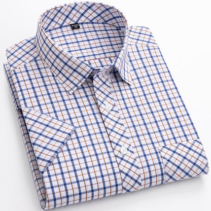 Men's Short Sleeve Shirt with Plaid Pattern and Button Closure