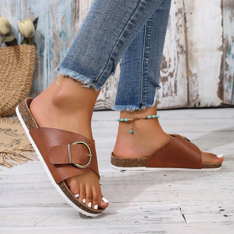 Zapatillas bajas para mujer tipo slip-on con detalle metálico – efecto piel