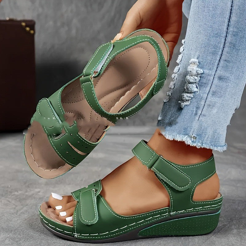 Sandalias de mujer con suela gruesa y cierre de velcro – efecto piel