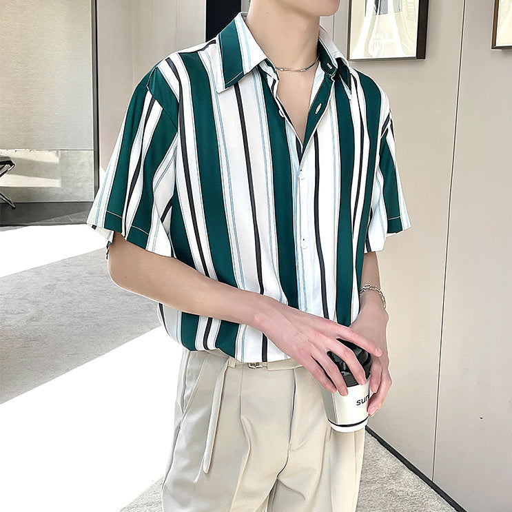 Camicia Uomo a Vestibilità Ampia con Collo a Punta e Blocco di Colore Verde – Stile Casual Quotidiano