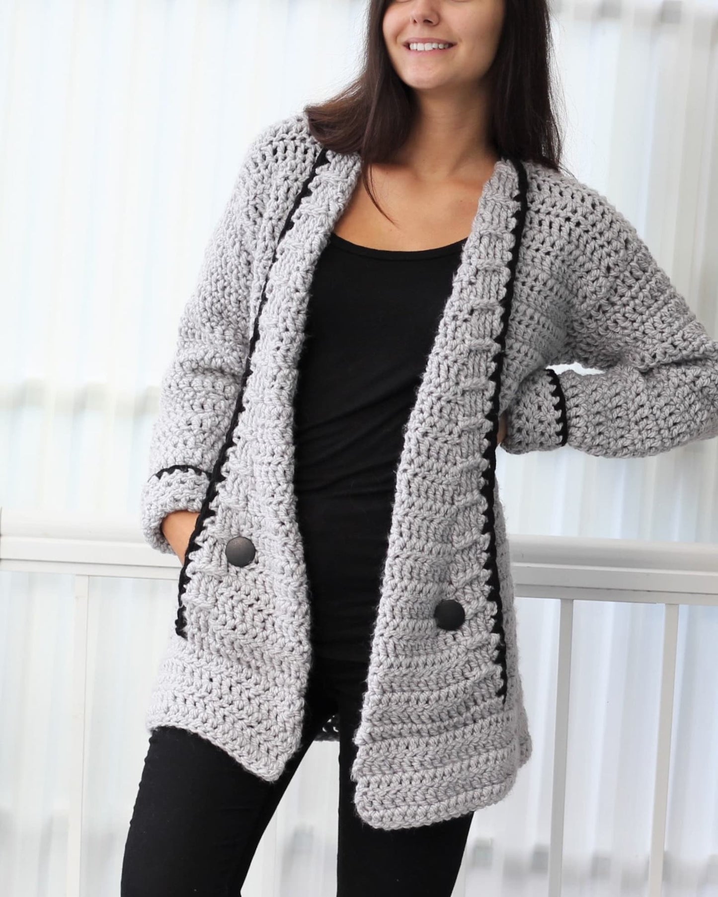 Gilet Donna all’Uncinetto Senza Maniche con Davanti Aperto – Stile Leggero a Strati