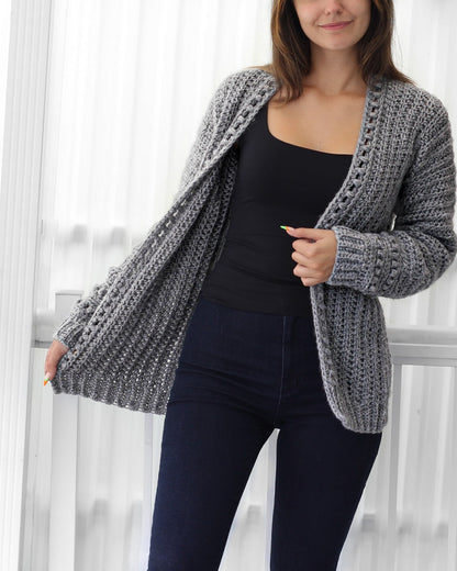 Cardigan Donna all’Uncinetto con Texture a Pallini e Maniche Lunghe – Stile Traspirante