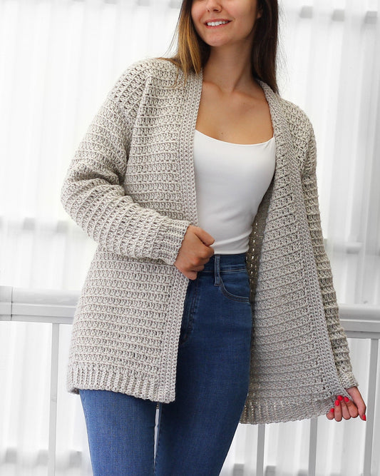 Cardigan Donna all’Uncinetto con Maniche Lunghe e Vestibilità Comoda – Stile Leggero