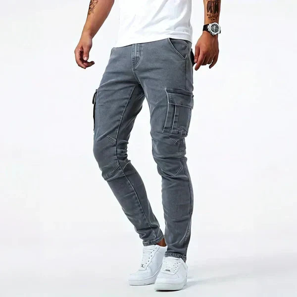 Men's tapered-leg cargo jeans with side pockets