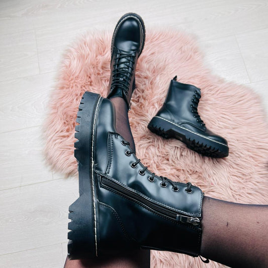 Women's Winter Ankle Boots with Zipper and Laces – 15 cm Shaft