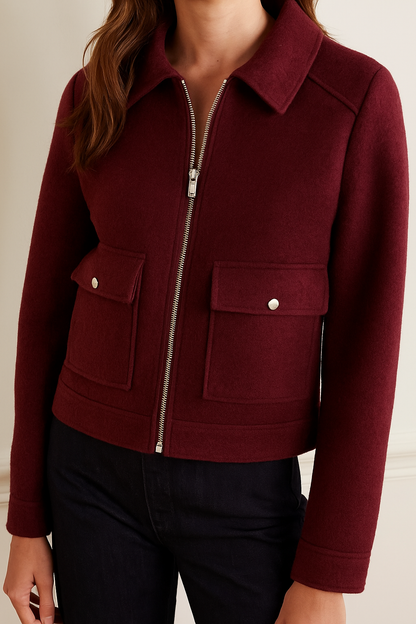 Chaqueta corta para mujer con cremallera y bolsillos utilitarios – Diseño funcional