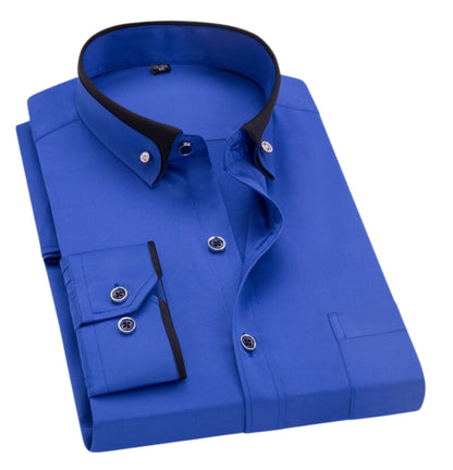 Camicia uomo blu elegante, colletto a contrasto nero, maniche lunghe, bottoni bianchi. Ideale per abbigliamento formale e casual.