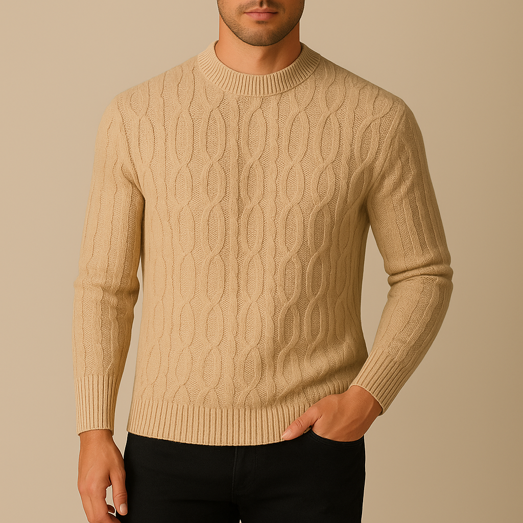 Herresweater i glat strik med fletmønster og rund hals – Strikstil