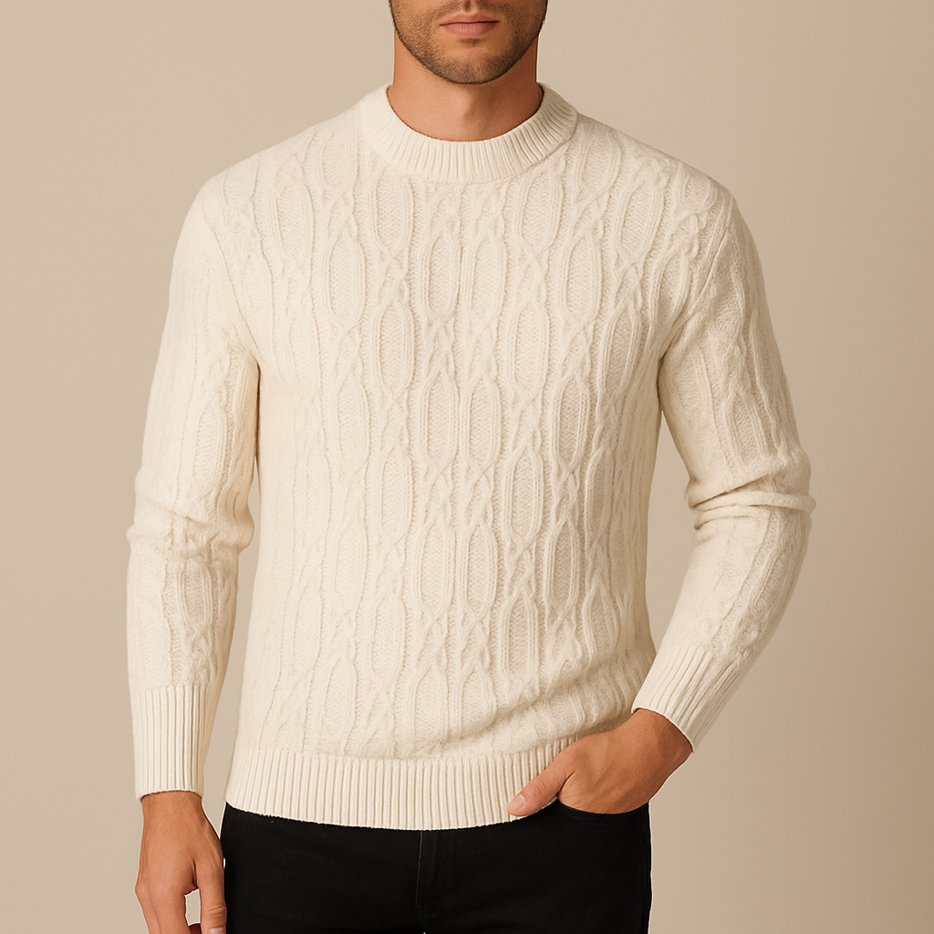 Herresweater i glat strik med fletmønster og rund hals – Strikstil