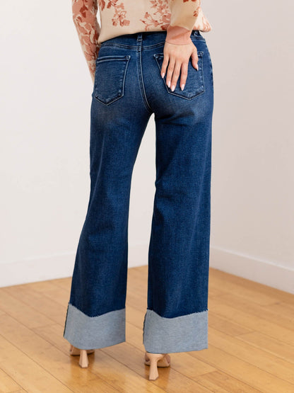 Jeans de mujer de talle alto, pierna ancha, con botones y dobladillo vuelto – Estilo jeans