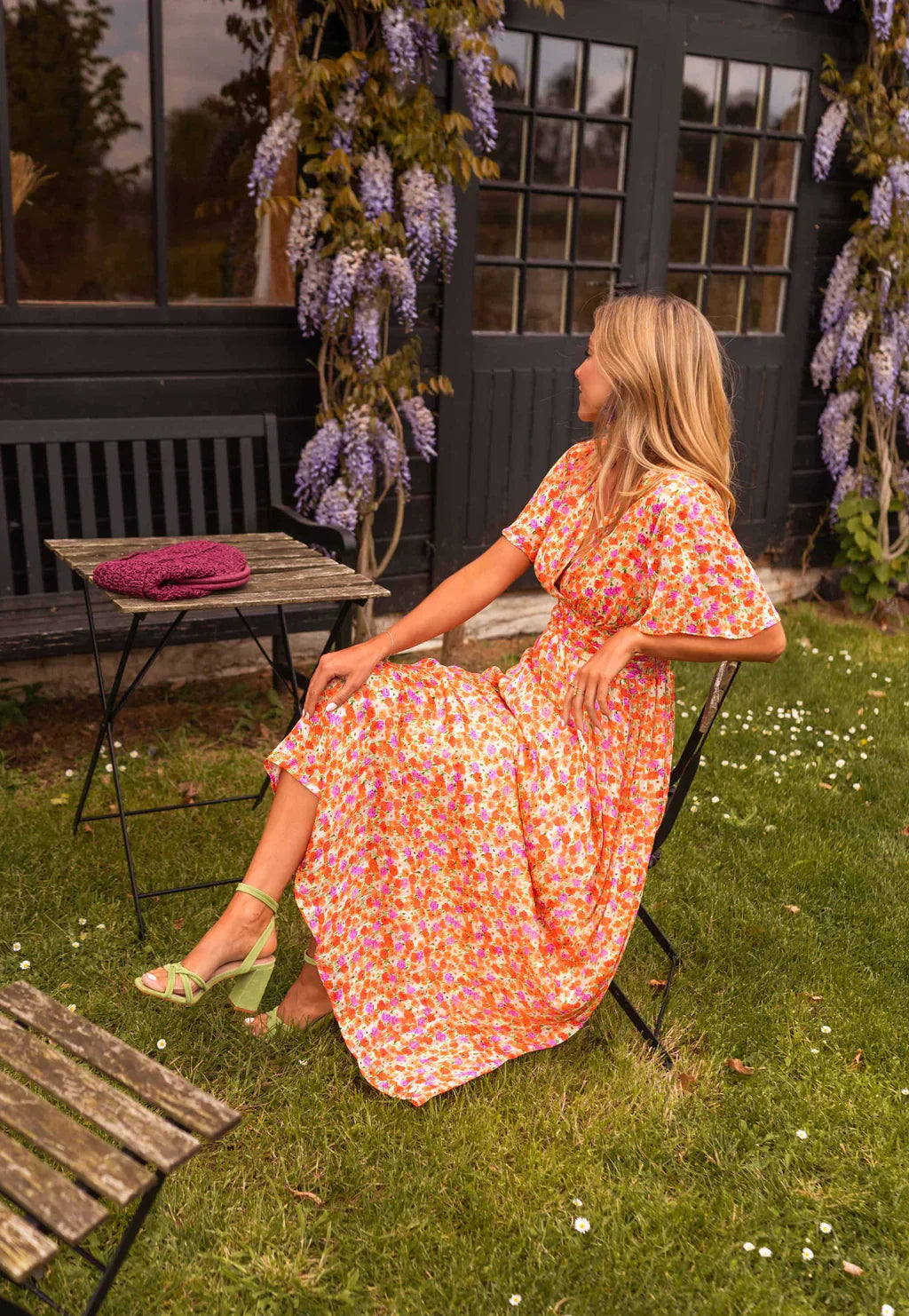 Women's Summer Dress with V-Neck and Floral Print – Elegant Everyday Wear