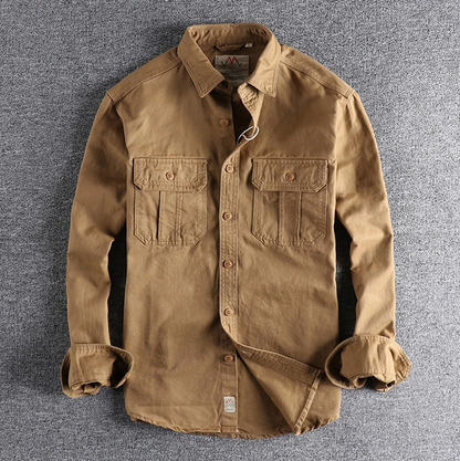 Camicia da Uomo con Bottoni e Tasche sul Petto Design Funzionale