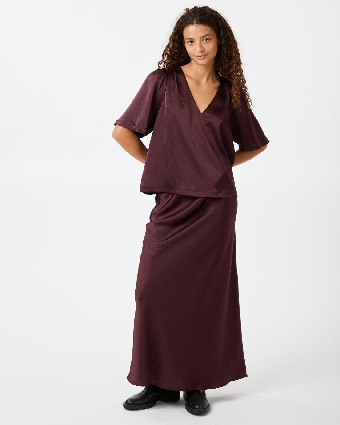 Gonna Lunga Donna Vita Alta Colore Borgogna – Stile Satin