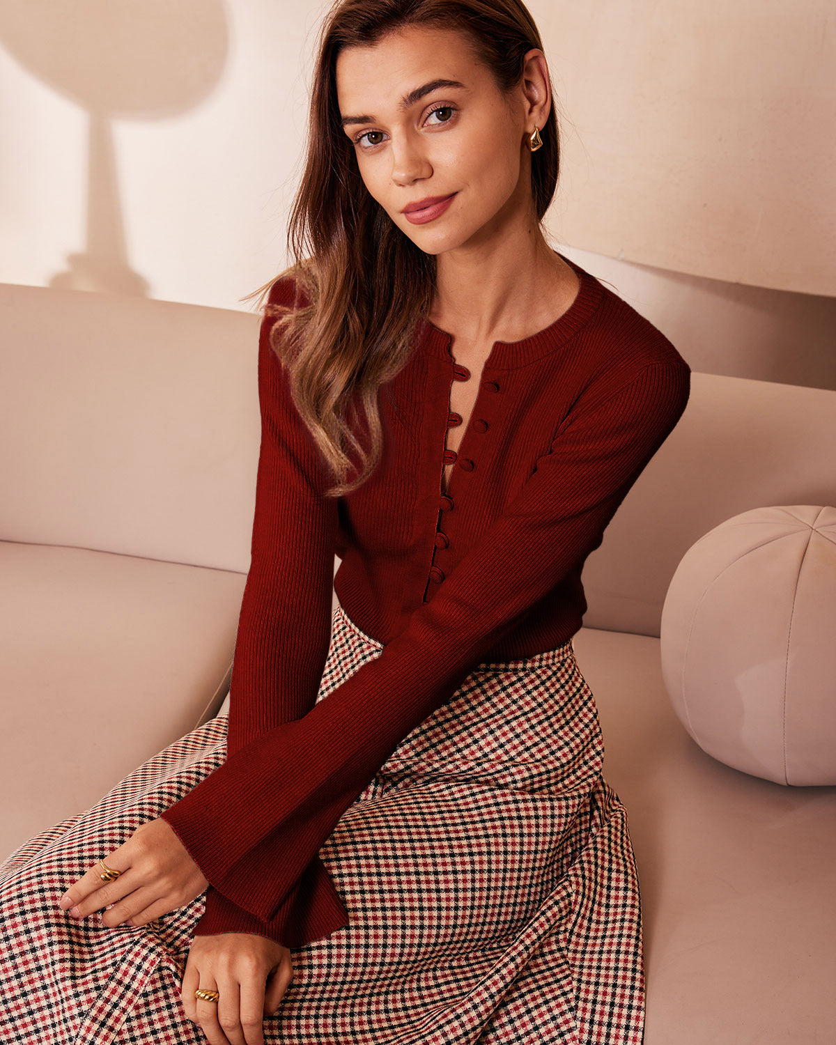 Maglia Donna Slim a Coste con Maniche a Campana e Bottoni – Stile Quotidiano