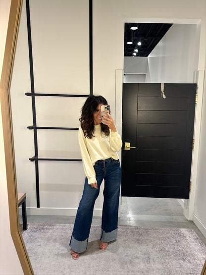 Jeans de mujer de talle alto, pierna ancha, con botones y dobladillo vuelto – Estilo jeans